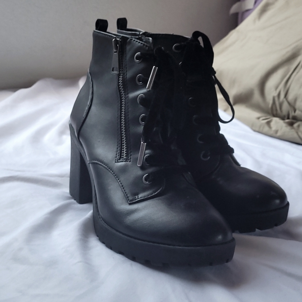 Black boot/heels